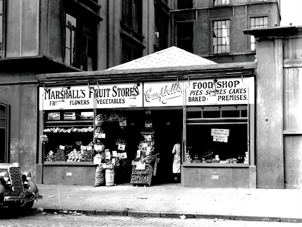 A new grocers at 119-121 Saracen Street in August 1935.