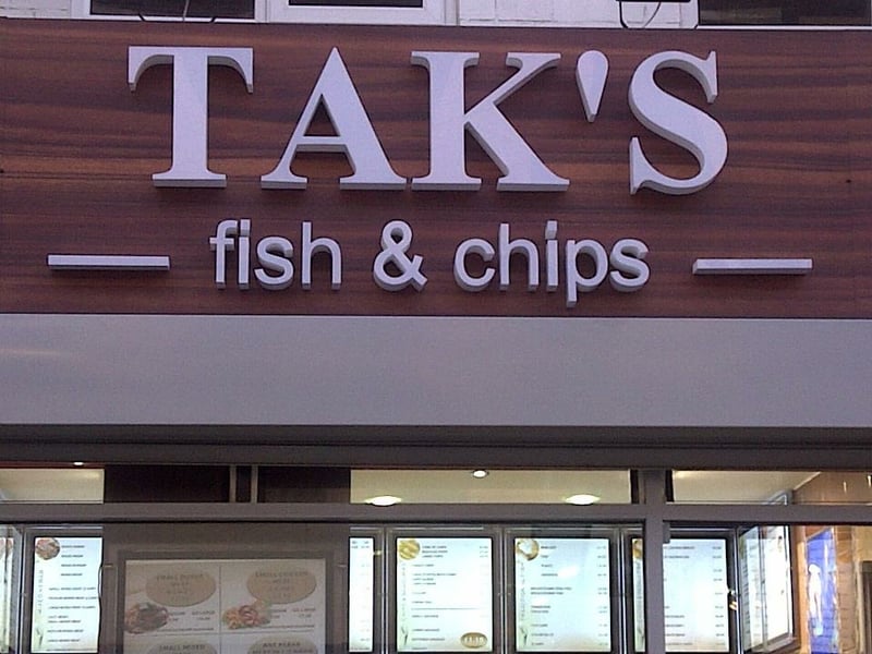 Located in Northfield, this spot serves excellent fish and chips. Tak's fish and chips, has a 4.5 star rating from 300 Google reviews.