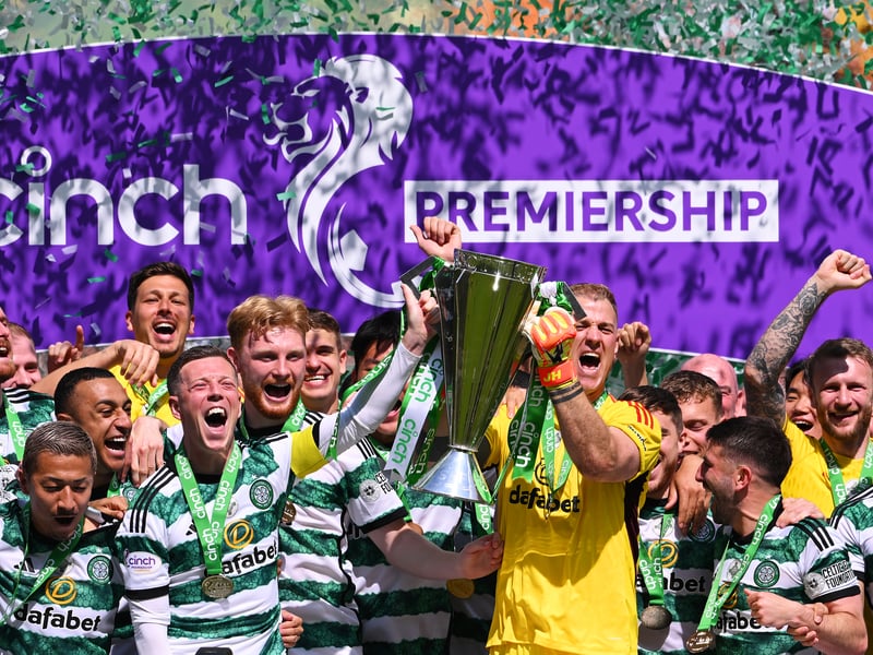 The bookies believe the Hoops will win a fourth consecutive Scottish title and 55th in their history, with odds of 1/4.