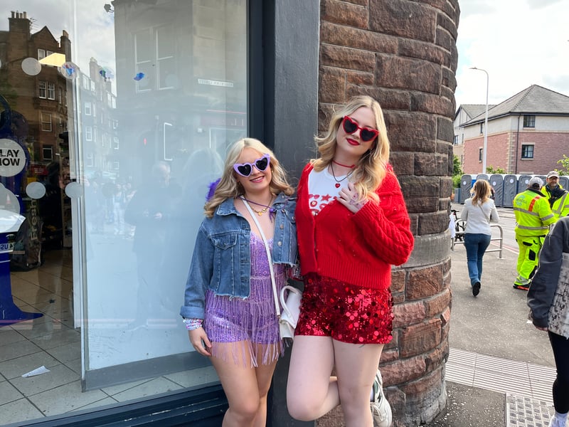 The sunglasses. The sparkles. Brilliant!