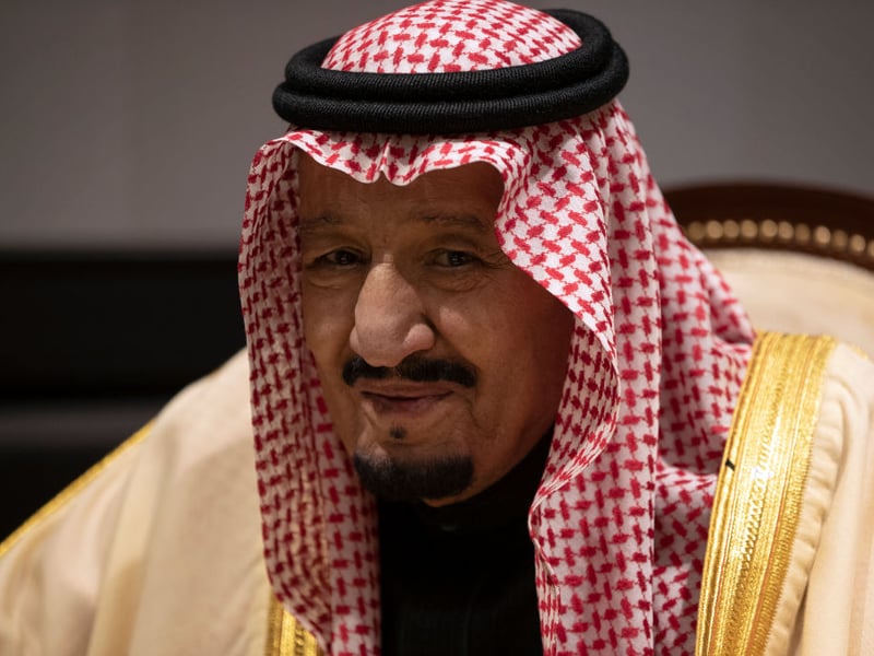 Another head of a royal family with huge wealth due to oil is King Salman bin Abdulaziz Al Saud of Saudi Arabia. Salman bin Abdulaziz Al Saud of Saudi Arabia. The third oldest reigning head of state has ruled since 2015, and was also Prime Minister of Saudi Arabia from 2015 to 2022. He is worth around $20 billion.