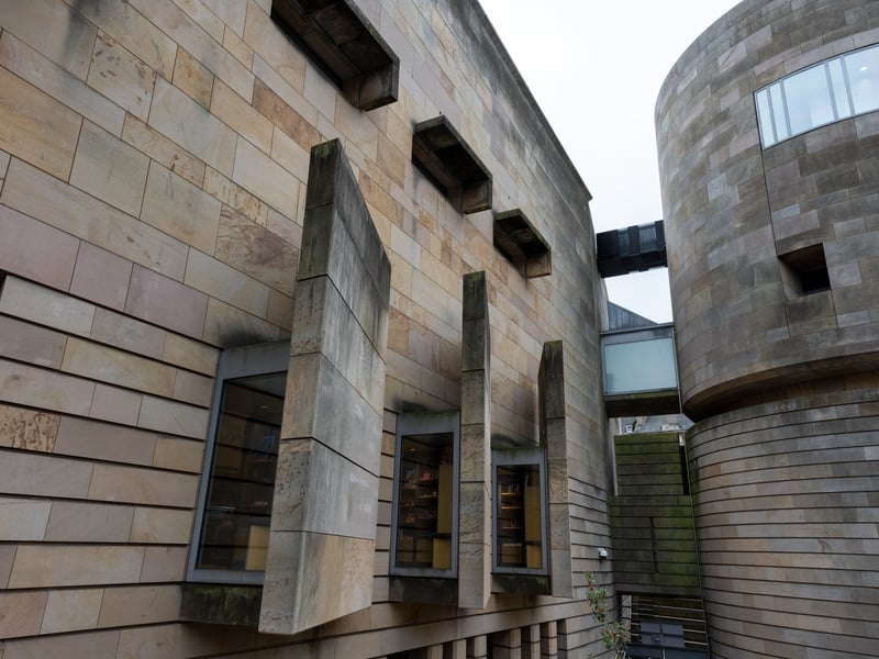Finally, the National Museum of Scotland is among the country's most interesting buildings. Taking over from the original premises, the new museum was opened in 1998 with architectural details inspired by Scottish medieval castles such as spiral staircases, towers and narrow "arrow loop" windows.