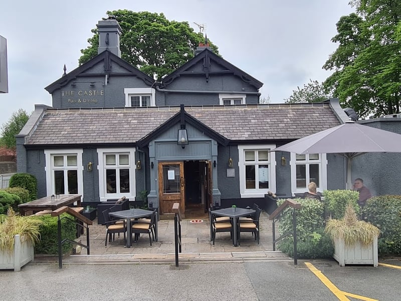 The Castle Wakefield is a decent pub too for grub especially the desserts whereas our lass likes the posh salad. We used to meet here as friends for a coffee. It’s dog friendly too.