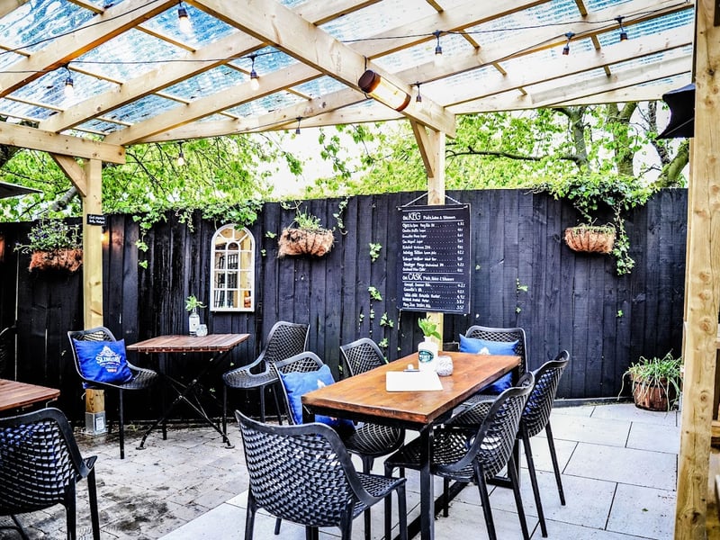 Granvilles Beer & Gin House in Horsforth has a rating of 4.8 stars from 496 Google reviews. A customer said: “We came here as a huge group for the quiz and all the food and drinks were amazing!! Tim gave us some great gin recommendations and the service was 11/10 couldn’t recommend more, also very dog friendly which was fab!”