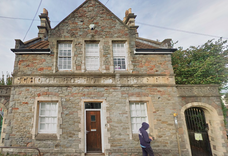 Bishop Road Primary School, located on Bishop Road, achieved an average score of 109 in reading and 108 in maths. 81% of pupils met the expected standards in KS2 and 24% achieved a higher standard. Current Ofsted rating: Outstanding.