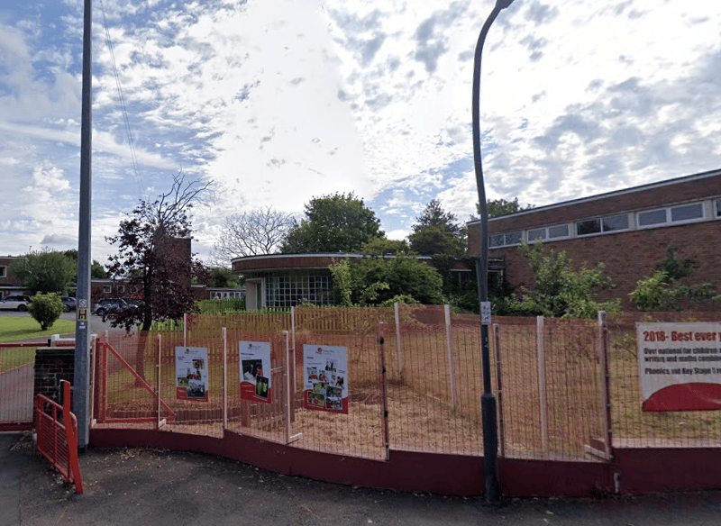 Frome Vale Academy, located on Frenchay Road, achieved an average score of 109 in reading and 106 in maths. 83% of pupils met the expected standards in KS2 and 10% achieved a higher standard. Current Ofsted rating:  Outstanding.
