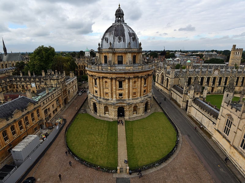 Perhaps one of the world’s most renowned universities, Oxford’s namesake school – in England’s South East – placed 2nd in the overall national ranking.
According to the Complete University Guide, the average UCAS tariff score of all new students entering the university was also 203.