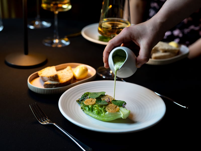 Located within The Scott Hotel, Bonnar’s menu is inspired by the very best of Scottish produce. With both an à la carte and a 5-course tasting menu, dishes include Venison Tartare with Smoked Egg Yolk and Salami Spice, Barley Risotto with Peas and Douglas Fir, and Chocolate, Blackberry Sorbet and Buckwheat