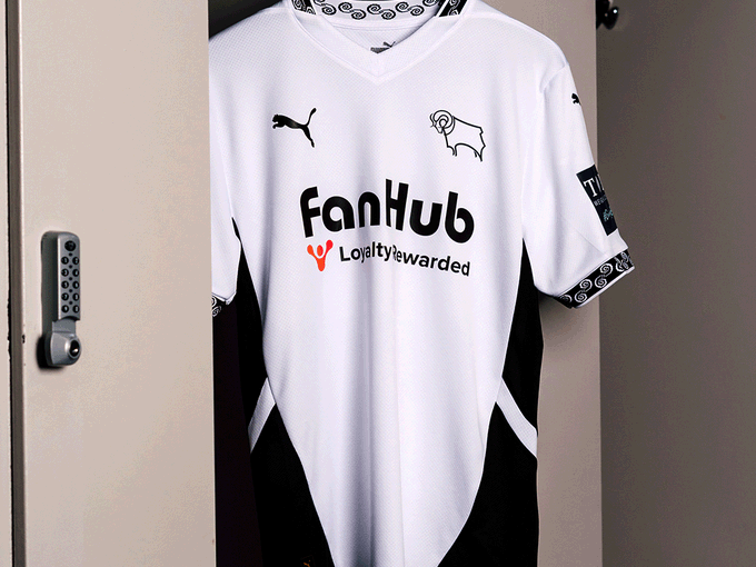 Kit manufacturer: Puma