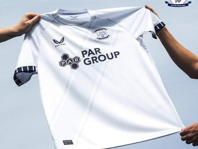 Kit manufacturer: Castore