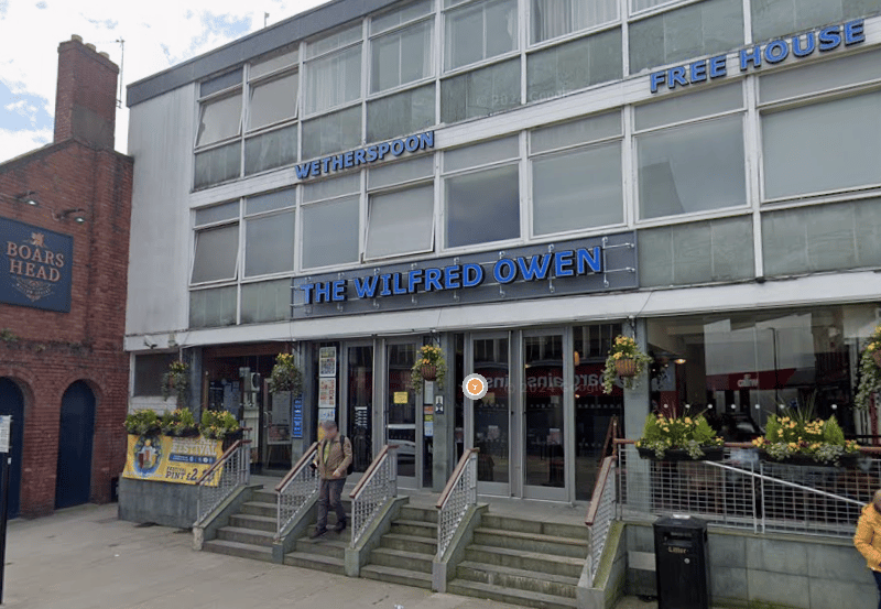 Located on Willow Street in Oswestry, The Wilfred Owen only charges £2.34 for a pint of Carling.