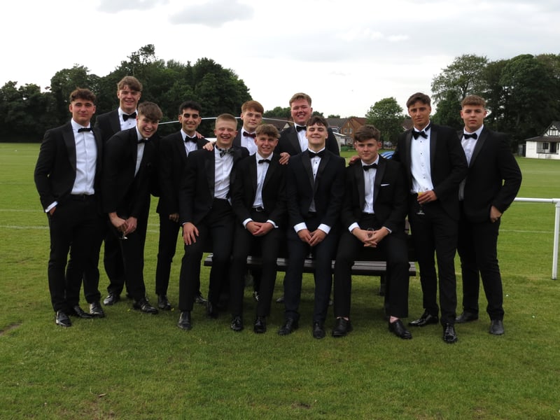 A whole bunch of smart gentlemen
