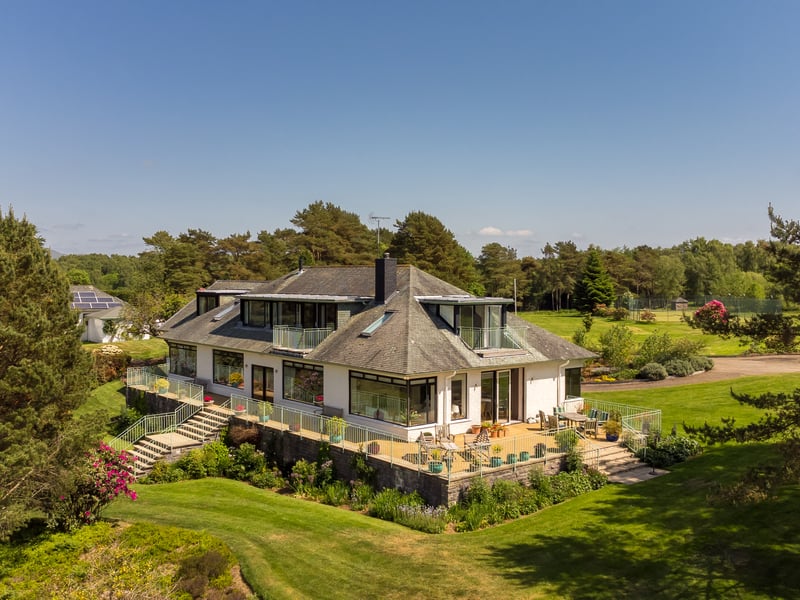 Bracken House dates from 1962. An extended and remodelled property, it offers 5,000 square feet of accommodation.