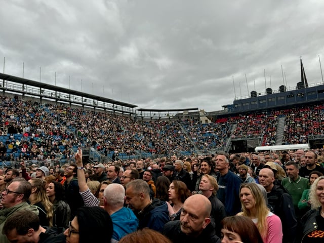 The sold out crowd at Edinburgh Castle.