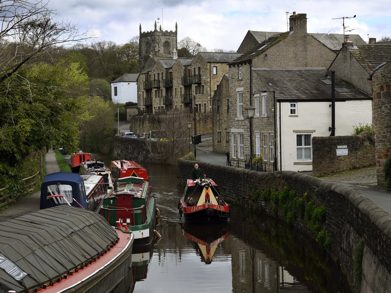 The Yorkshire part of the Leeds & Liverpool Canal was awarded a Green Flag Award.