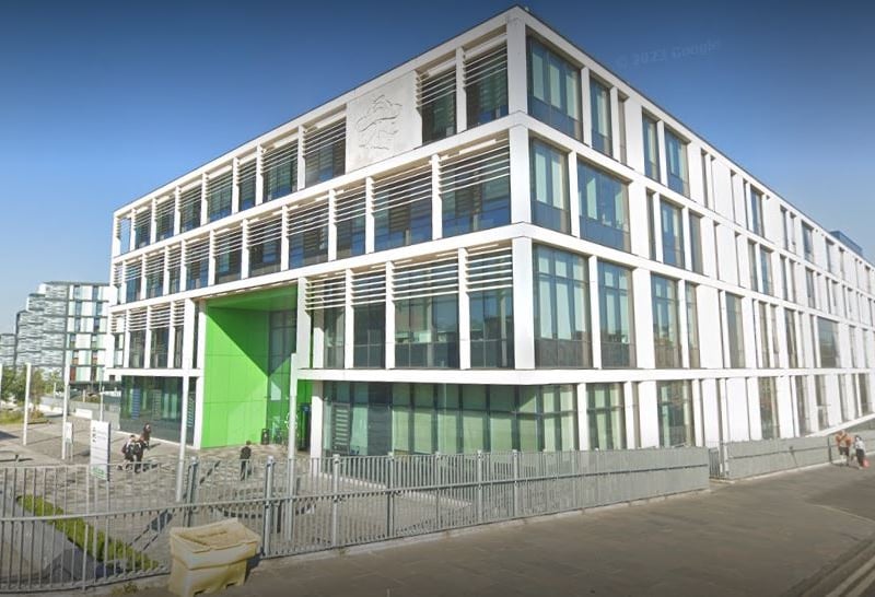 Boroughmuir is a state secondary school in Edinburgh.
In the 2022/23 school year, 76% of its students attained five or more Highers.