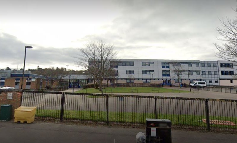This is a secondary school in Linlithgow, West Lothian.
In the 2022/23 school year, 70% of its students attained five or more Highers.
