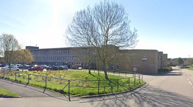 This is a secondary school in Westhill, Aberdeenshire.
In the 2022/23 school year, 60% of its students also attained five or more Highers.