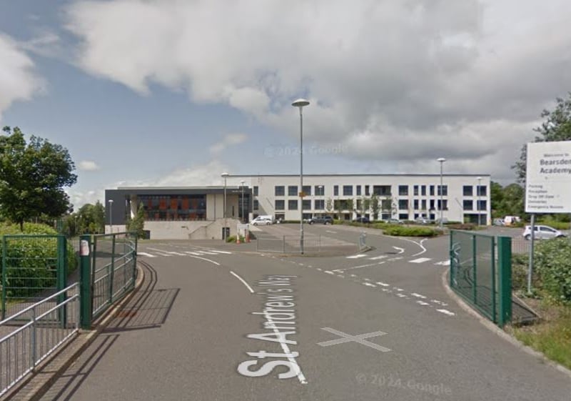 This is a state secondary school in Bearsden, East Dunbartonshire.
In the 2022/23 school year, 81% of its students who sat their Higher exams attained five or more of them.
