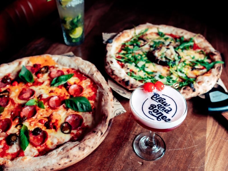 Market Place, Poulton-le-Fylde, FY6 7AS | 4.4 out of 5 (36 Google reviews) | "Top staff and service, décor, beers and pizza."