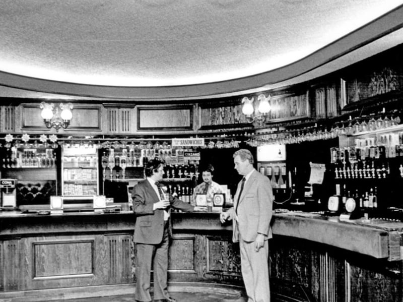 Inside the Pig and Whistle public house, on Leopold Street and Fountain Precinct, Sheffield city centre, in January 1979