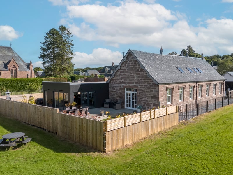 The village of Ardler is home to a popular pub, and is seven miles from Blairgowrie, where there are shops and a celebrated golf course. Perth and Dundee are a half-hour’s drive away.