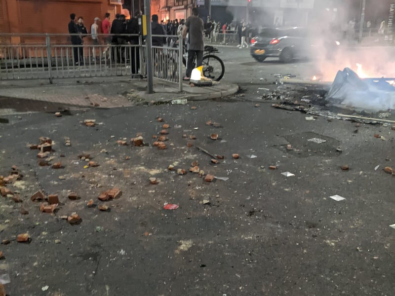 A witness at the scene told the YEP “hundreds of people” were on the streets in Harehills as crowds continued to gather.