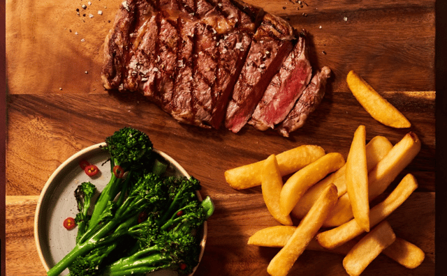 Angus Steakhouse Bond Street has a 4* rating from 5 reviews. OpenTable says: “Angus Steakhouse Bond Street is the place to go if you’re craving juicy steak on Oxford Street. First established in 1968 and now with a handful of branches around London, Angus Steakhouse has over 50 years of experience and undeniable expertise in grilled steaks and American-style BBQ.”
