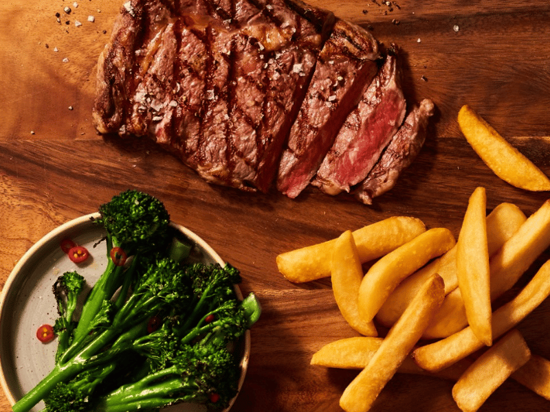 Angus Steakhouse Bond Street has a 4* rating from 5 reviews. OpenTable says: “Angus Steakhouse Bond Street is the place to go if you’re craving juicy steak on Oxford Street. First established in 1968 and now with a handful of branches around London, Angus Steakhouse has over 50 years of experience and undeniable expertise in grilled steaks and American-style BBQ.”