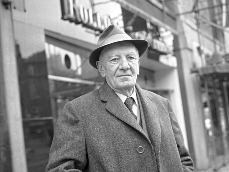 Joseph di Rollo outside Rollo's cafe at Tollcross, Edinburgh in March 1974.