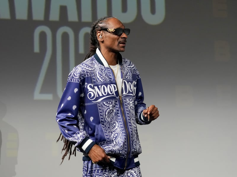 The most random of all in the list, rapper Snoop Dogg released his own cookbook titled From Crook To Cook in 2018. The book welcomes fans into Snoop Dogg’s ‘Boss Dogg Kitchen’, sharing 50 unique recipes alongside personal stories.