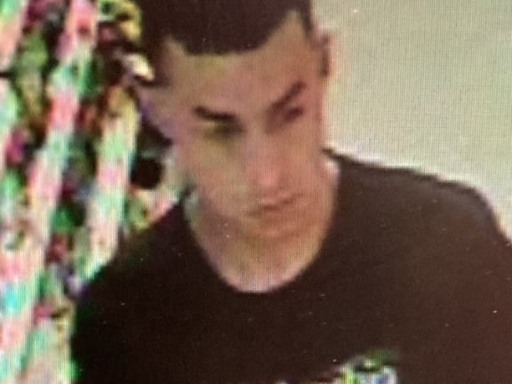 Photo LD8516 refers to a theft from a shop