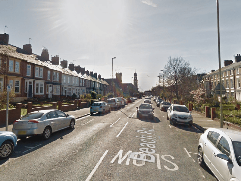 Over the last five years, houses on Beach Road sold for an average of £373,123.