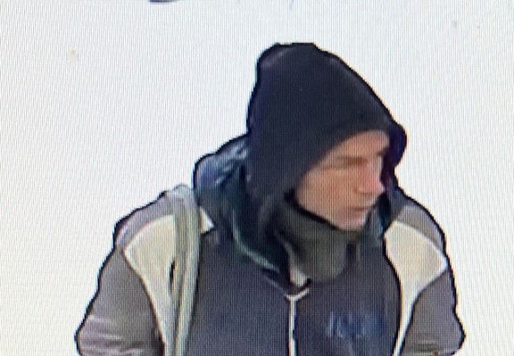 Photo LD8531 refers to a theft from a shop