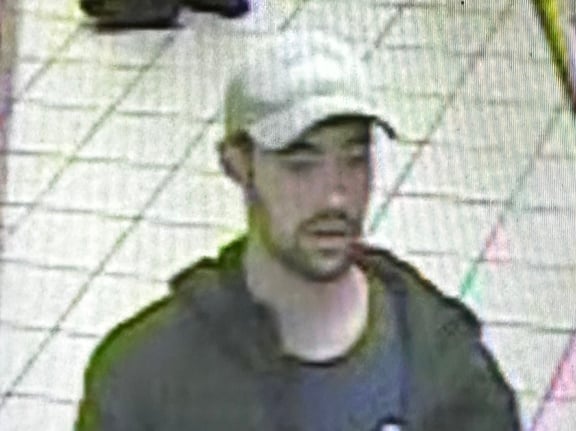 Photo LD8530 refers to a theft from a shop