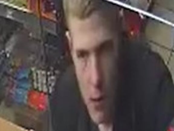 Photo LD8532 refers to a theft from a shop