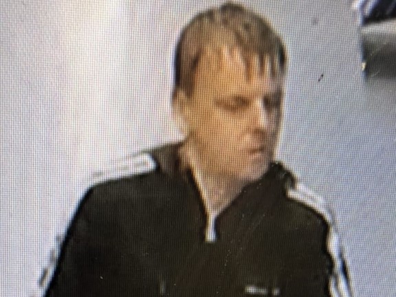 Photo LD8525 refers to a theft from a shop