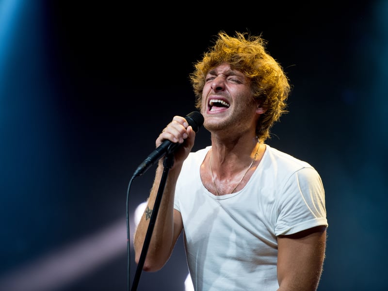 TRNSMT regular Paolo Nutini has a special place in the hearts of Scottish festival-goers, having headlined the festival in 2017 and 2022. Known for his soulful voice and heartfelt tracks like “Candy” and “Iron Sky,” Paolo’s performances are always a highlight. A 2025 appearance would be yet another homecoming triumph for the Paisley-born star.