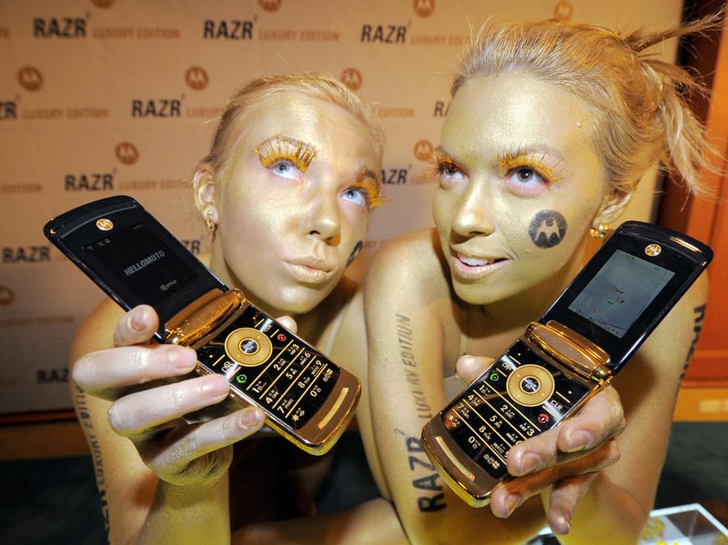 Before smartphones ruled the roost, flip phones like the Motorola Razr were the peak of cool. And they even played snake - winning! 
