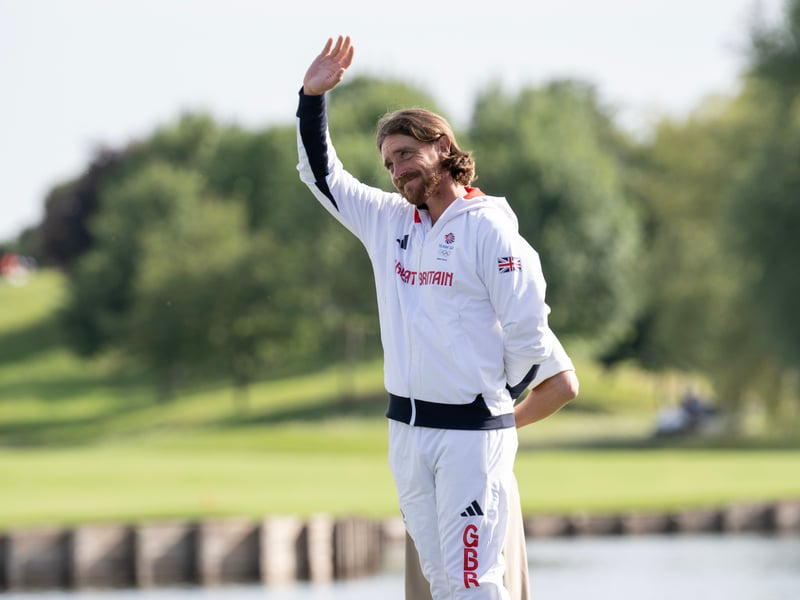 Tommy Fleetwood took Olympic silver medal for Team GB at the Golf Singles event at Le Golf National in Saint-Quentin-en-Yvelines.