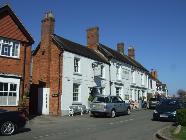 Tanworth-in-Arden is an idyllic village is surrounded by beautiful Warwickshire countryside. A picturesque village surrounded by countryside yet within reach of Birmingham for commuting purposes.
Excellent for someone wanting village charm and manageable commute.
Considerations: The amenities will be fewer than in larger towns; you may need to travel for some shopping or entertainment.
Commute: 34 minute drive, train journey - 1 hour.