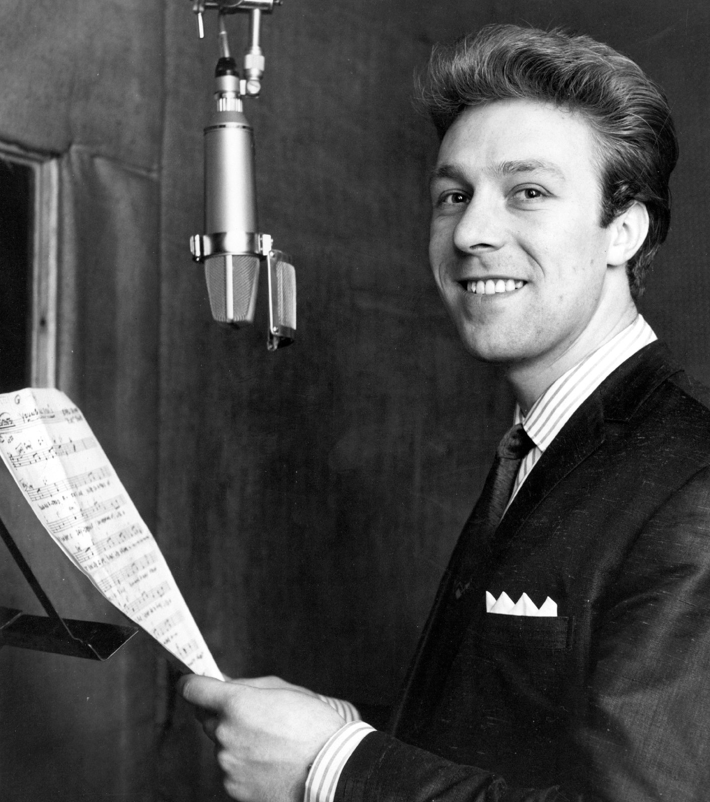 Tributes paid to Sheffield singer and performer Jimmy Crawford