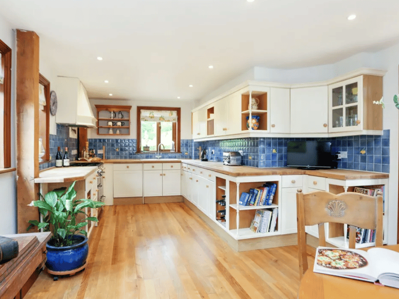 For more information about this home, visit the Zoopla website.