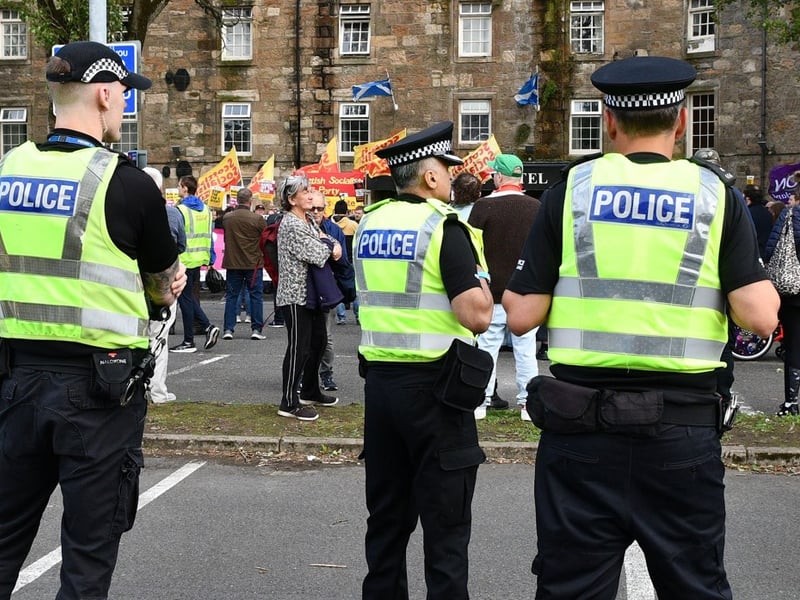 Police Scotland officers were in attendance in Paisley to monitor the counter protest organised by campaign group Stand Up to Racism