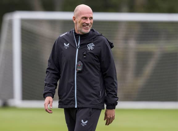 Philippe Clement watches on as his Rangers side train prior to Tuesday's clash with Dynamo Kyiv. Cr: SNS Group.
