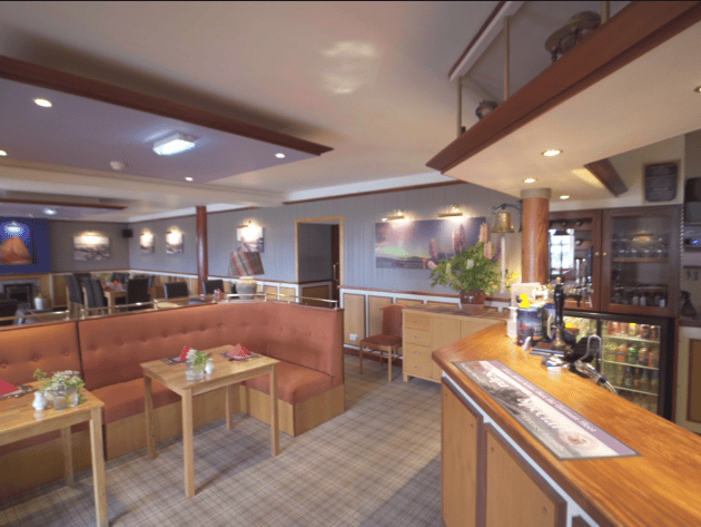 Another view over the restaurant with the bar