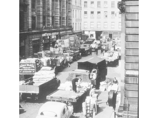 Unloading at the Fruit Market in the mid fifties. 
