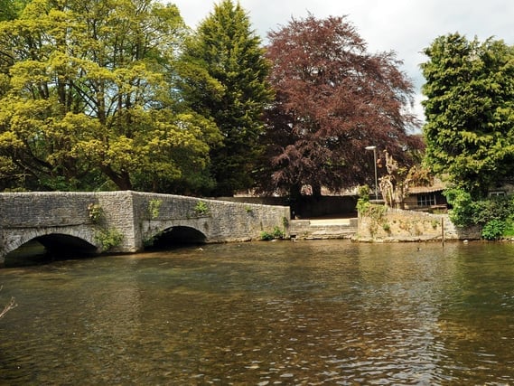 Ashford in the Water, on the River Wye, is home to the Grade II-listed Sheepwash Bridge.