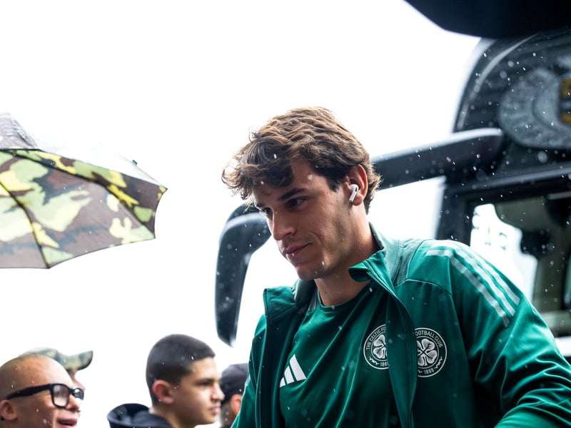 Paulo Bernardo is given a warm welcome upon arrival at the SMiSA Stadium.