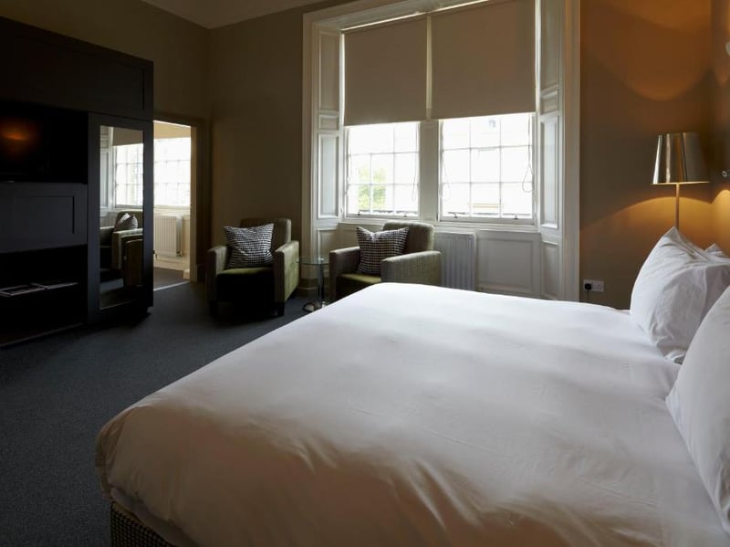 This boutique hotel on Rothesay Terrace is an attractive option for those looking to stay somewhere stylish to see Oasis. Around thirty minutes away from Murrayfield Stadium by foot, it is still close enough to walk. 